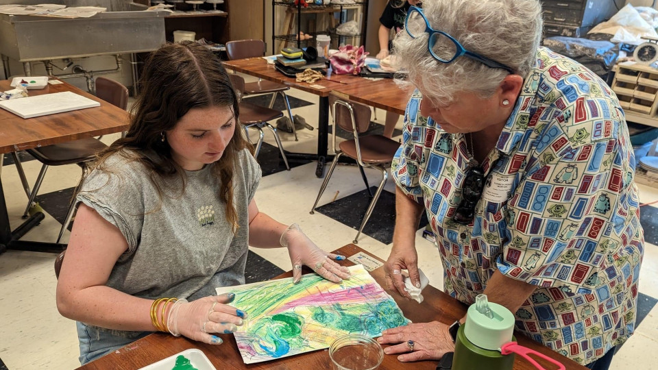 Croatan Art Students Gain Valuable Instruction from Guest Artist Liz Morton