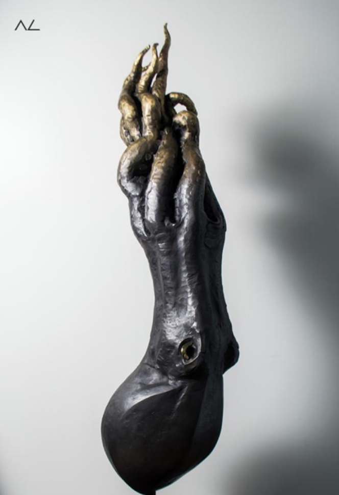 Pulpo bronce by Alfredo Cota, Image 1.