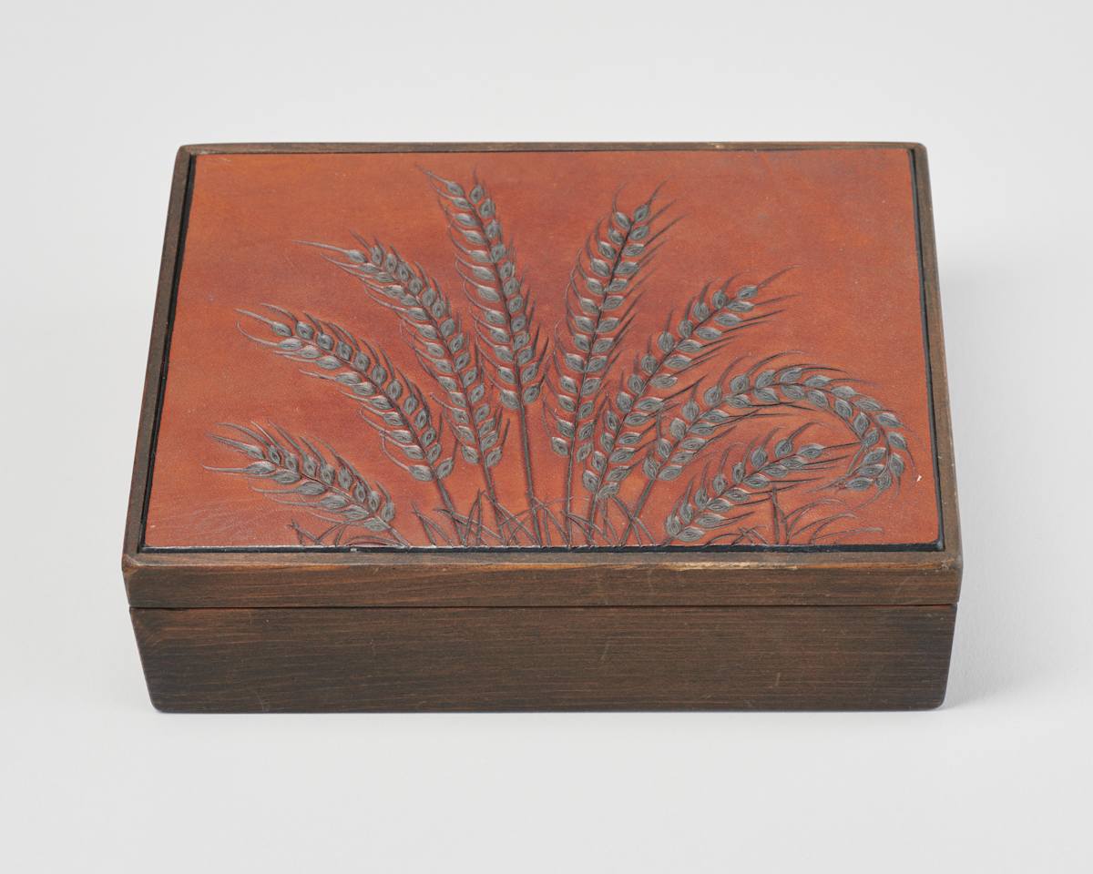 Box with Lid Wheat Design by Bob Tool, Image 2.