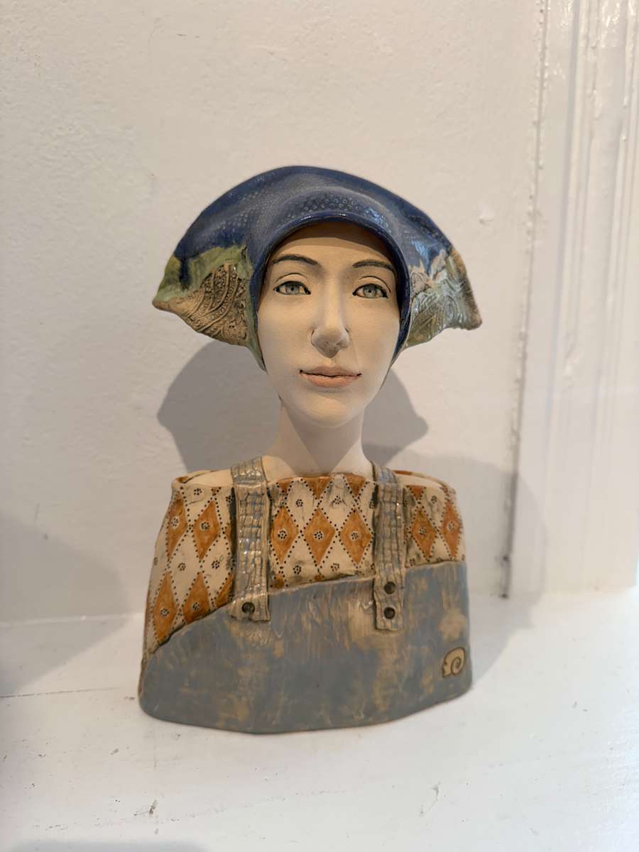 Female Bust by Joanna Jago, Image 1.
