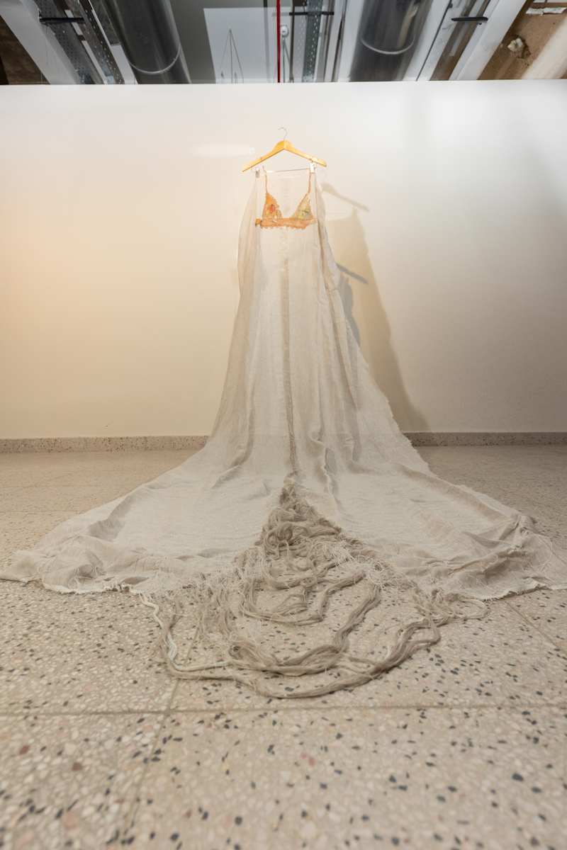 Mastectomía by Ingrid Lauw Peña  Image: Objeto hecho con pintura acrílica bordado en pieza de lino intervenida.