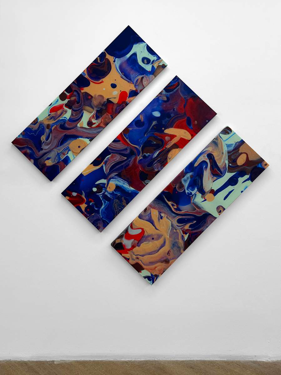 o.T / Untitled 2024 by Jana Linke  Image: triptych, 40 x 120 cm each, dimensions variable