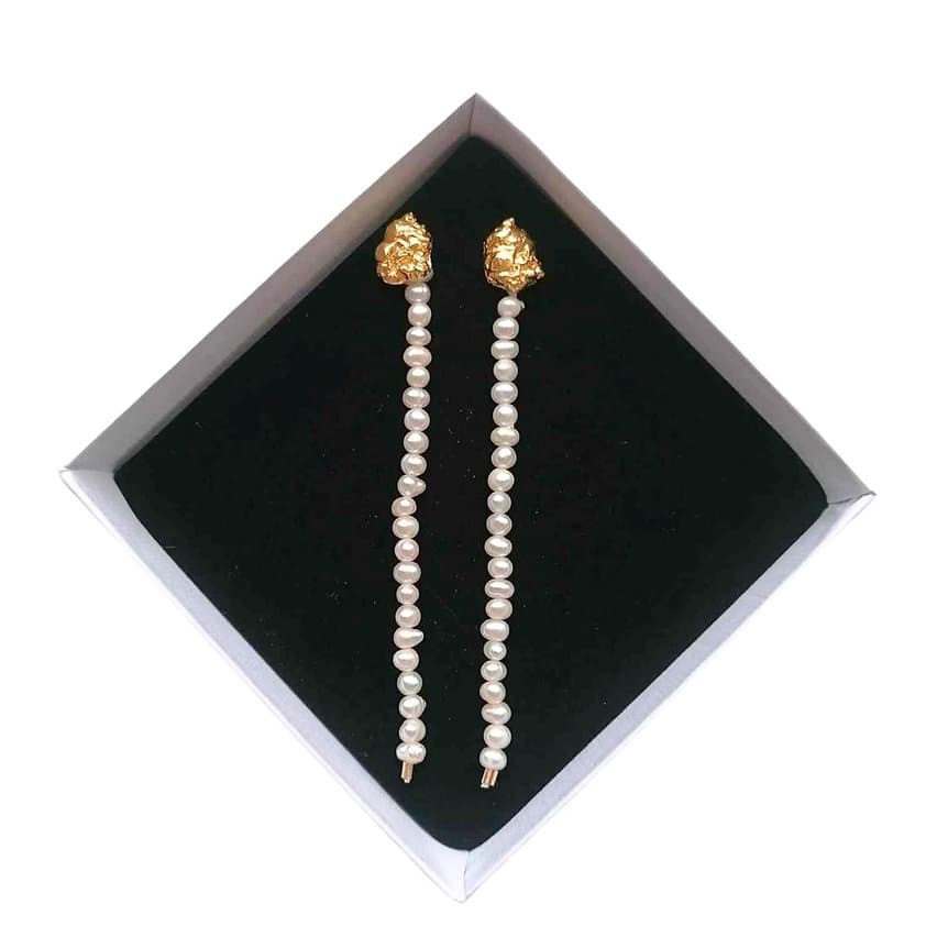 LA ROCHE Slim Pearl Strands Earrings by Rita GOBIN  Image: LA ROCHE Slim Pearl Strands Earrings 