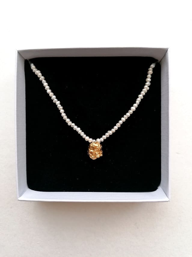 LA ROCHE Pearl Slim Necklace by Rita GOBIN  Image: LA ROCHE Pearl Slim Necklace