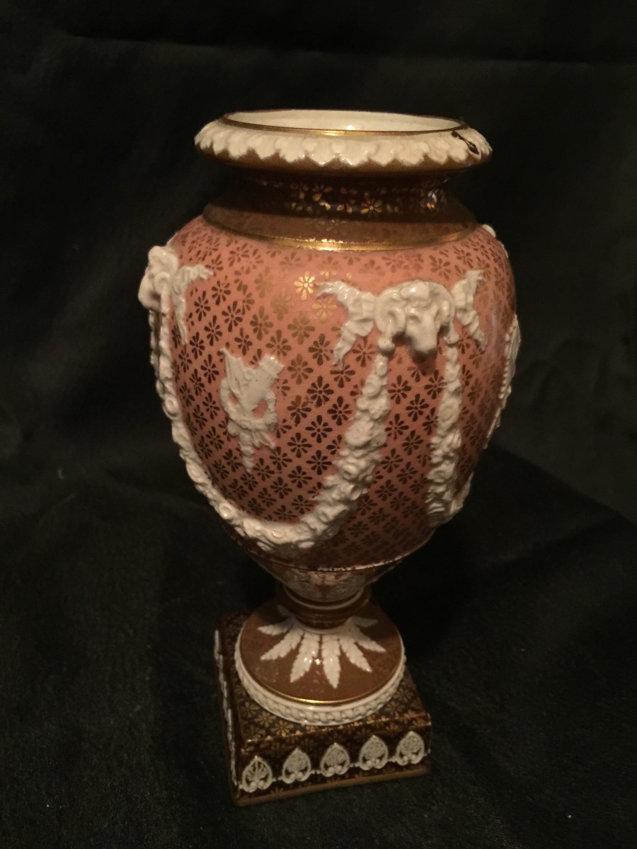 Wedgwood, Queensware Vase 