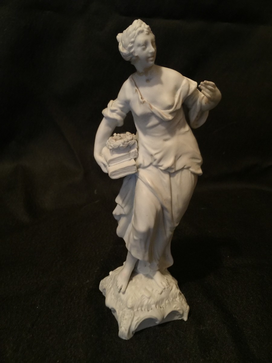 KPM Berlin, Figure of Venus as Shepherdess in Biscuit 