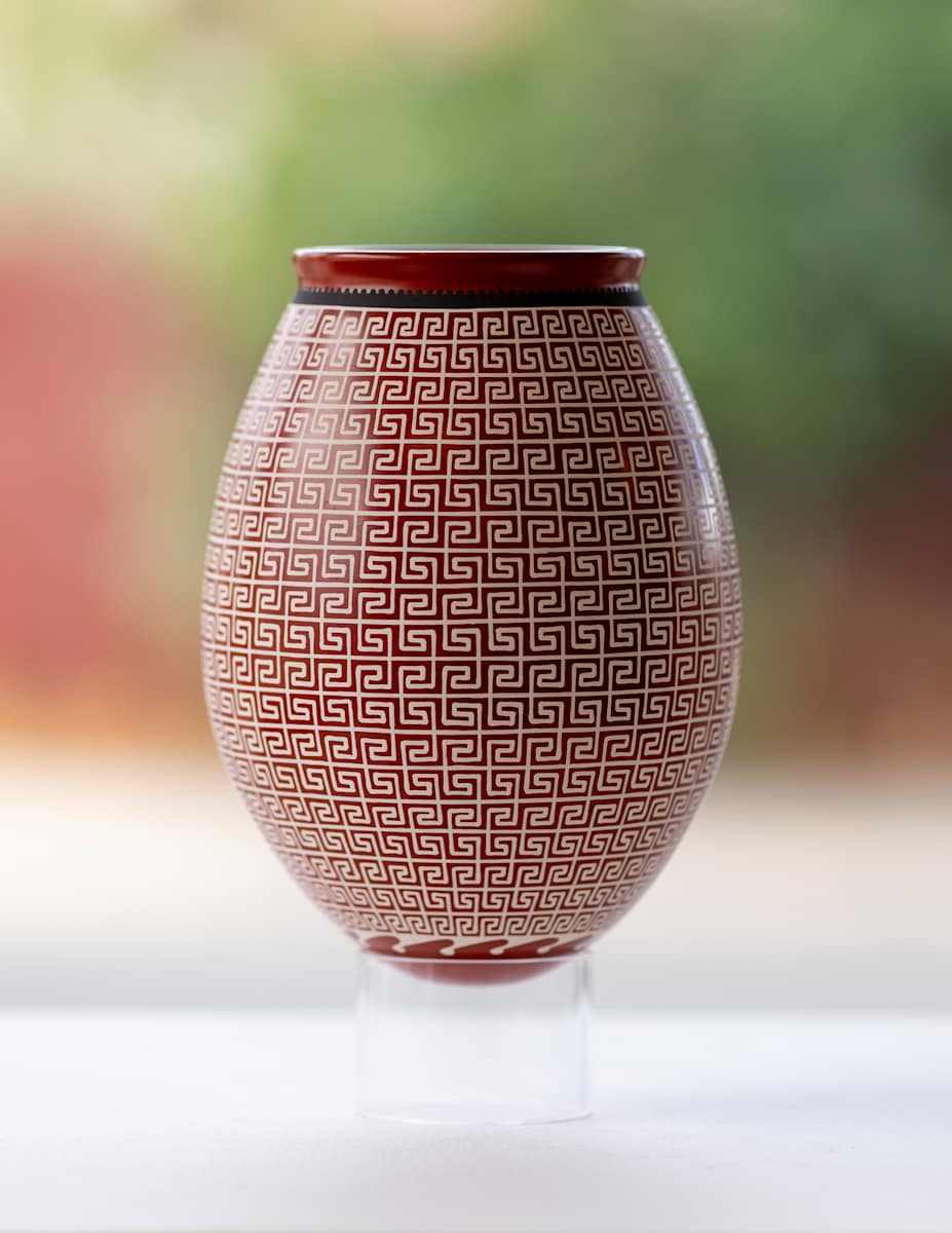 Classic Style Pottery by Enrique Pedregon Ortiz  Image: Front facing capture