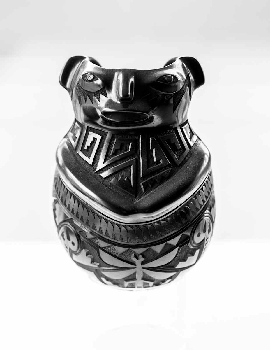 Effigy Pot by Martin Olivas Quintana  Image: Front facing capture