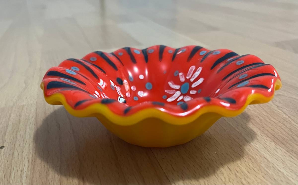 Hand-painted fluted bowl by Julie Root Sawyer, Image 1.
