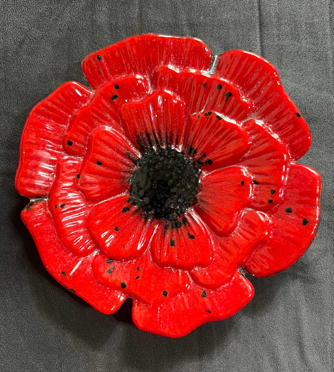 Poppy - 7" shallow dish by Julie Root Sawyer, Image 1.