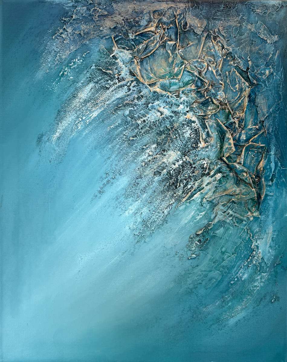 Surge by Tati Campelo 