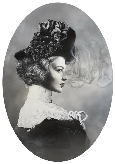 Lady and smoke by Zoé  Byland 