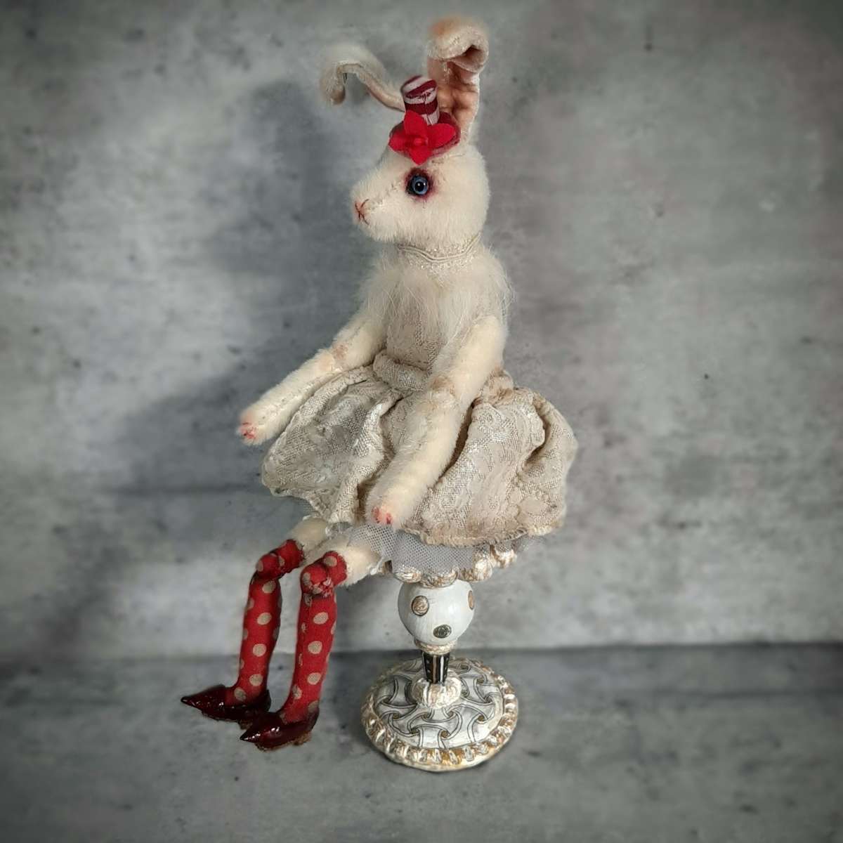 Circus rabbit by Aya Sakai 