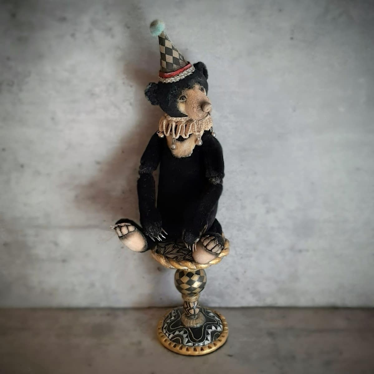 Circus malayan bear by Aya Sakai 