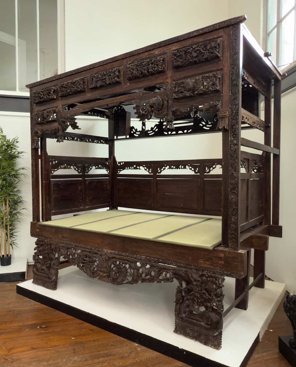 Asian bed 
