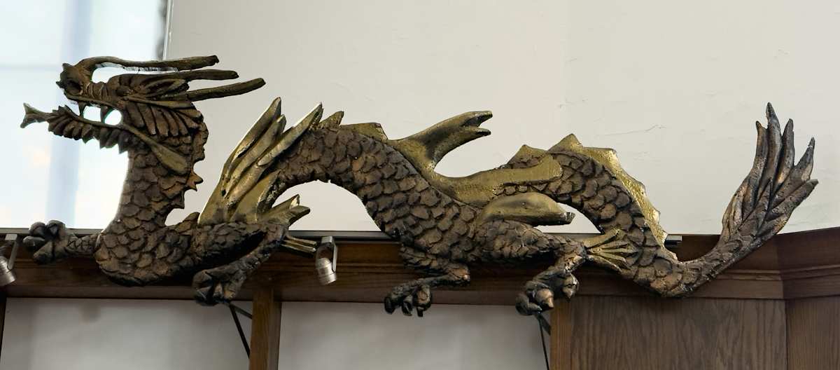 Large dragon - right 