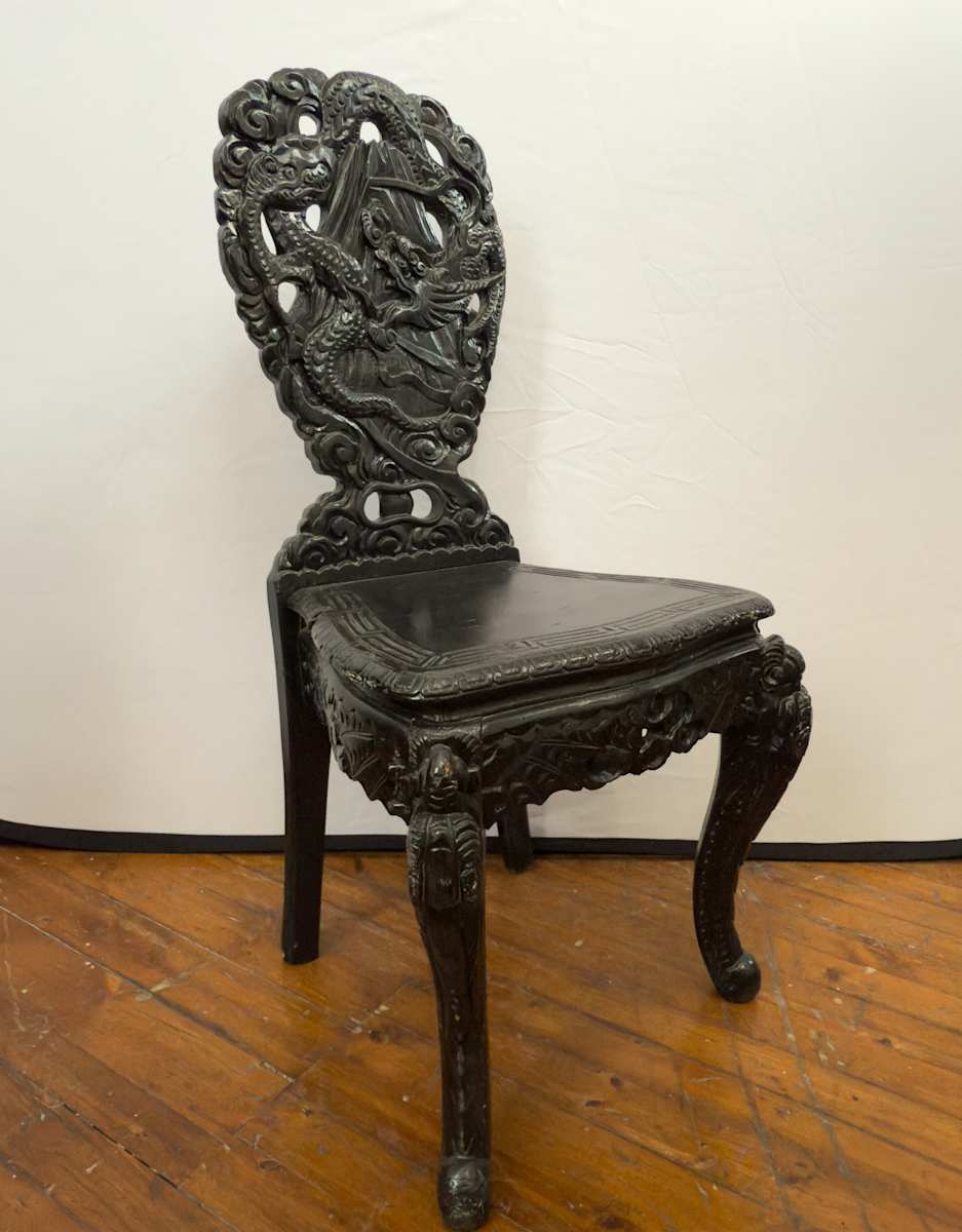 Rounded Asian chair 1 