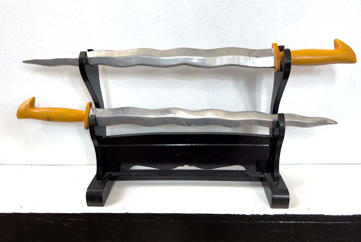 Two swords, Image 1.