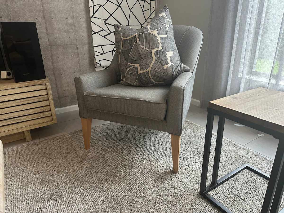 Single seater armchairs (x2), Image 1.