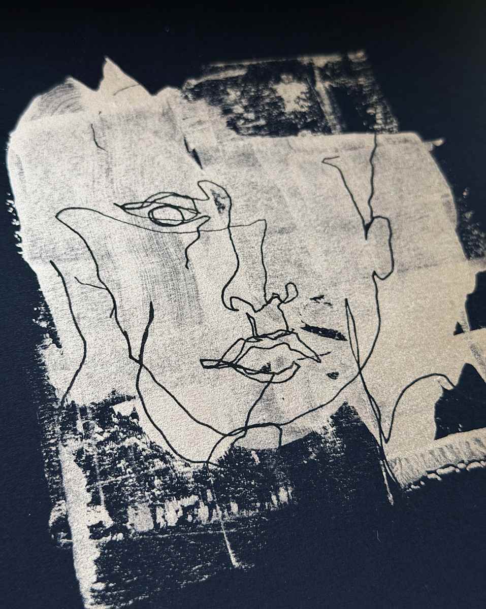 Oro y Carbon # 4 by Monica Bachue 