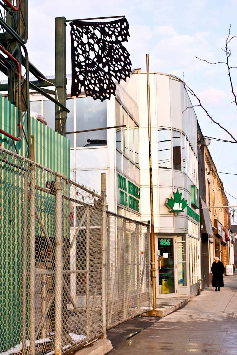 Lace Flags (x 4 Flags) by Lizz Aston 