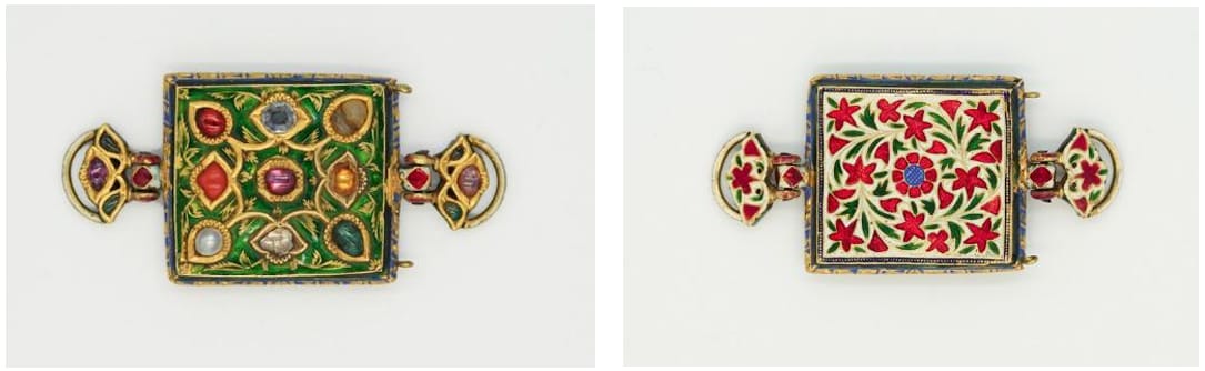 Navaratna Armband (Bazuband)  Image: This gold bazuband features the sacred Navratna—nine celestial gemstones set in kundan on green enamel, forming a floral motif inspired by the Navgraha Yantra. The reverse shows champlevé enamel with a red and green floral design on white.
