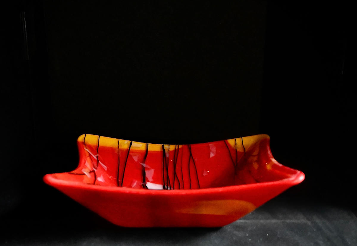 Confetti me by Susan Mason  Image: Confetti me side view