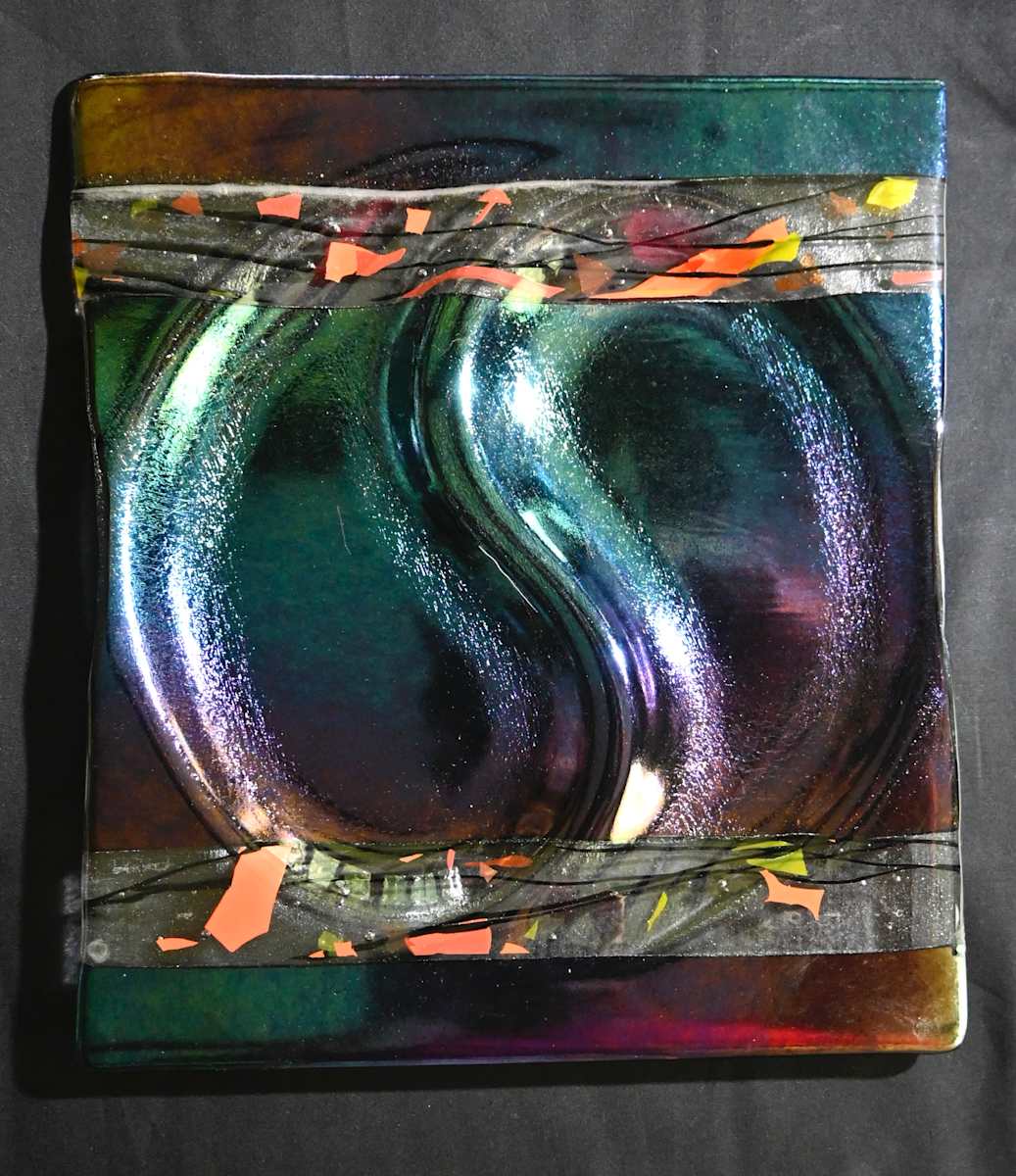 Yin yang shallow bowl by Susan Mason, Image 2.