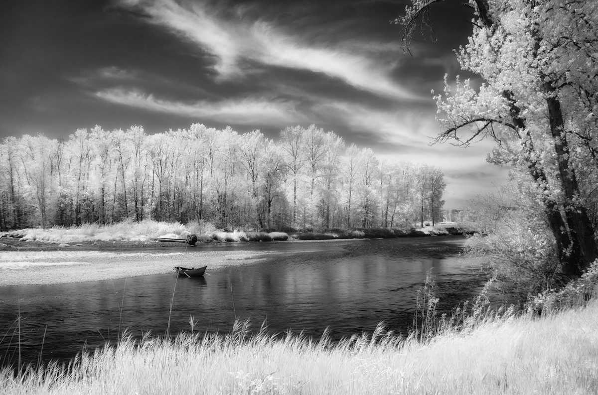 Willamette River Scene by Linda Devenow  Image: Photo Print