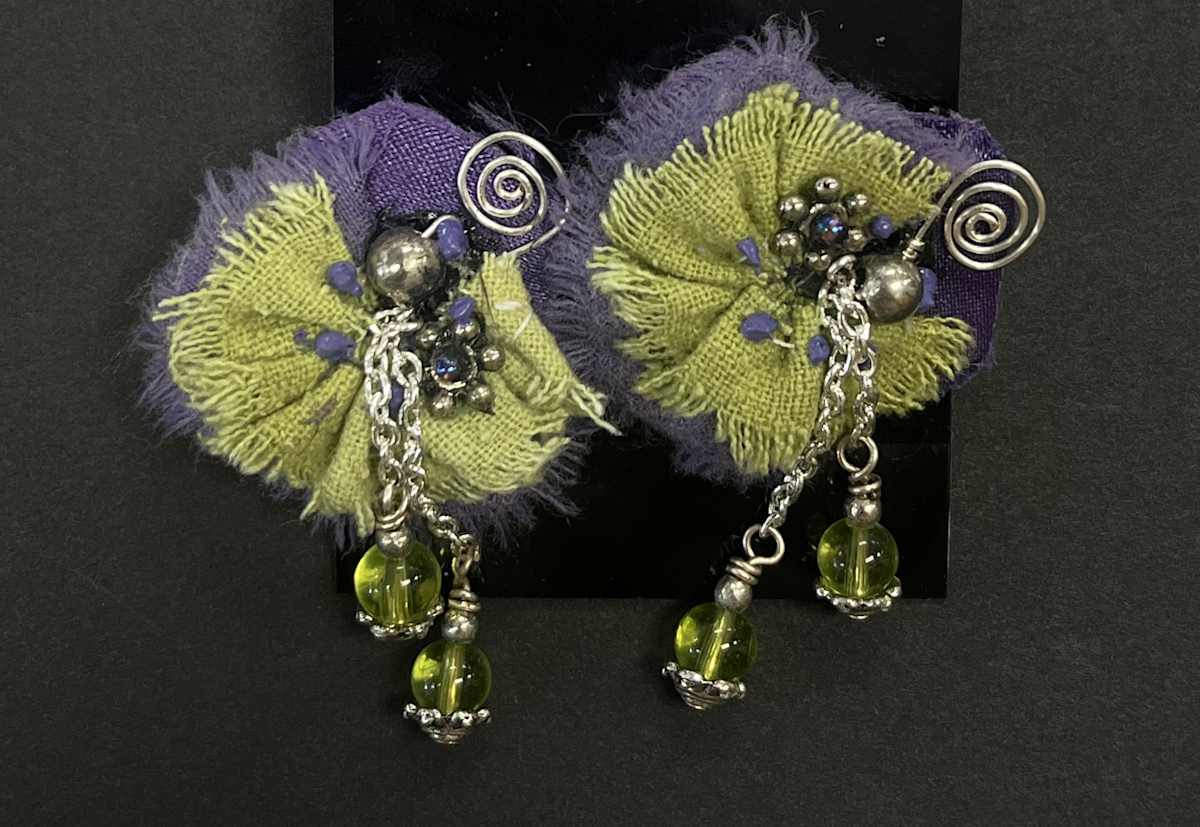 #941 Earring by Sue Broadway, Image 2.