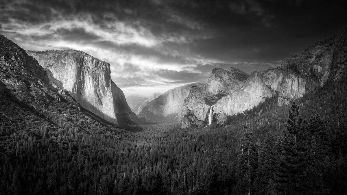Yosemite - Tunnel View by Juan Matorras 