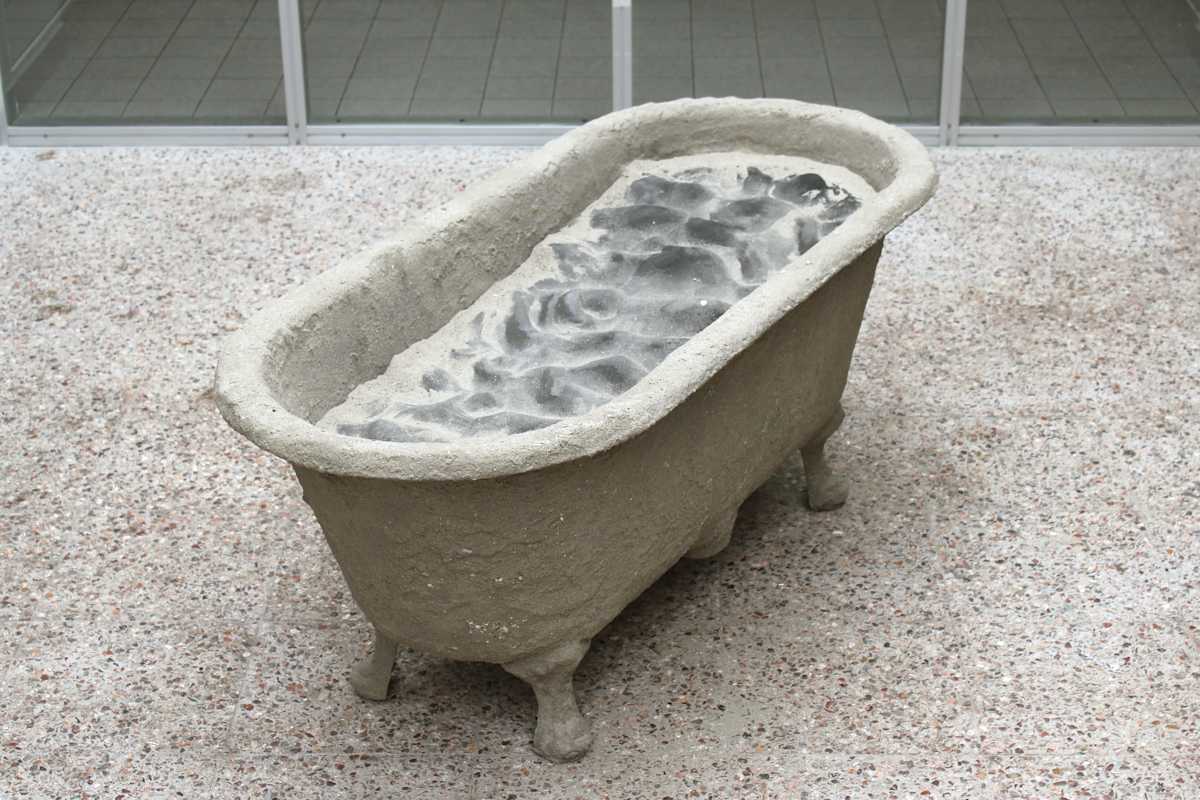 L'absente by Thomas Tronel Gauthier 