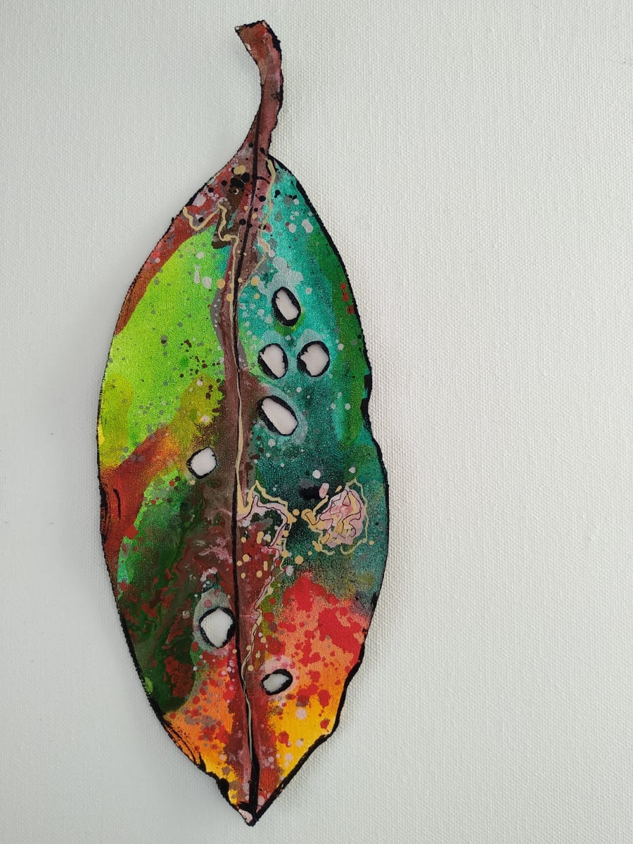 Small Pohutukawa Leaf  . . (21311) by Liz McAuliffe 