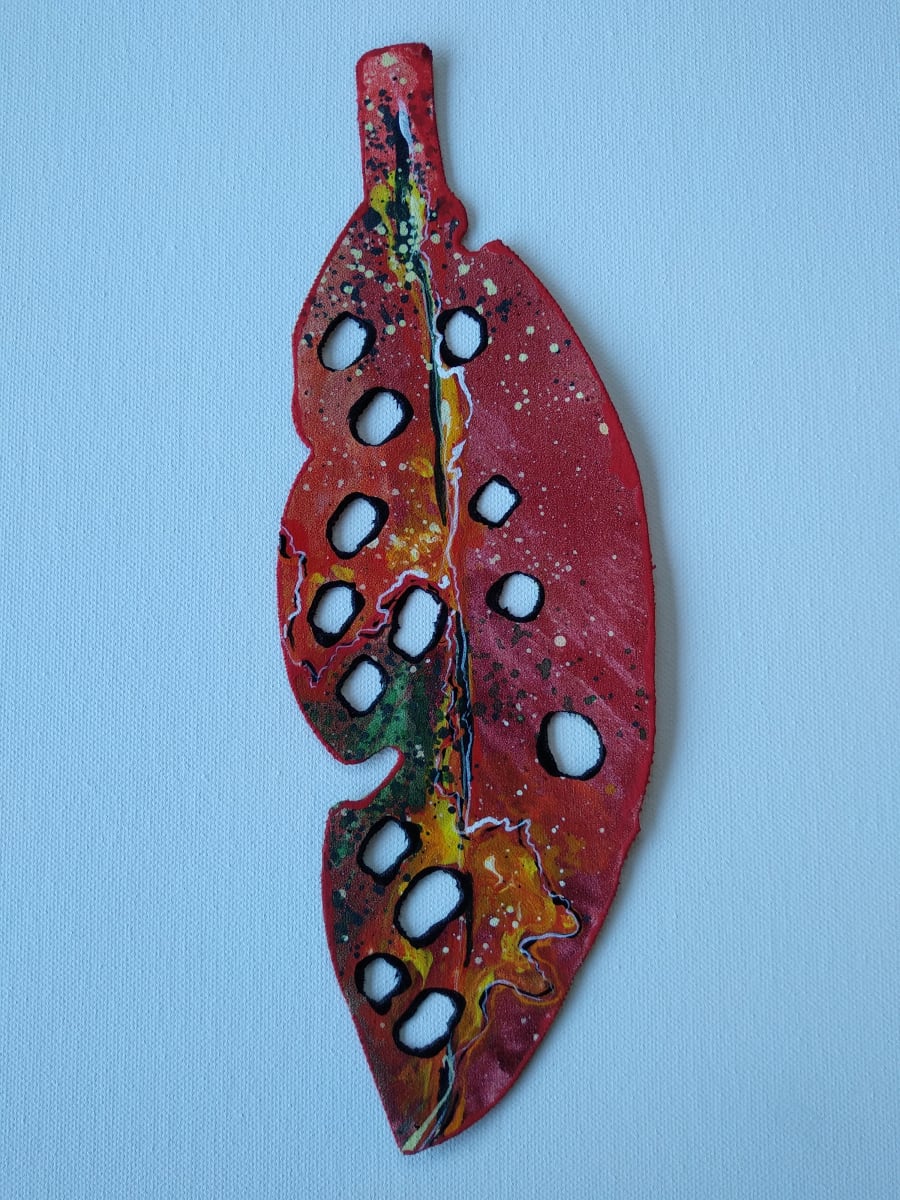 Small Pohutukawa Leaf  . . (21446) by Liz McAuliffe 