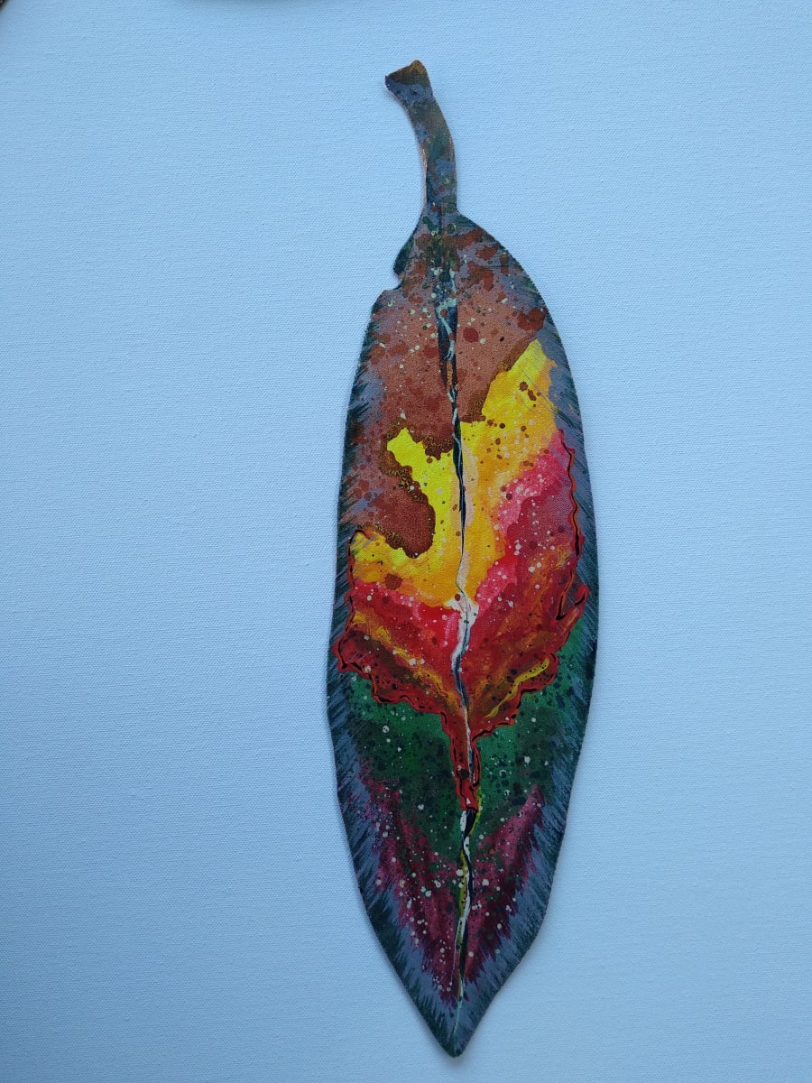 Medium Pohutukawa Leaf . . (21452) by Liz McAuliffe 