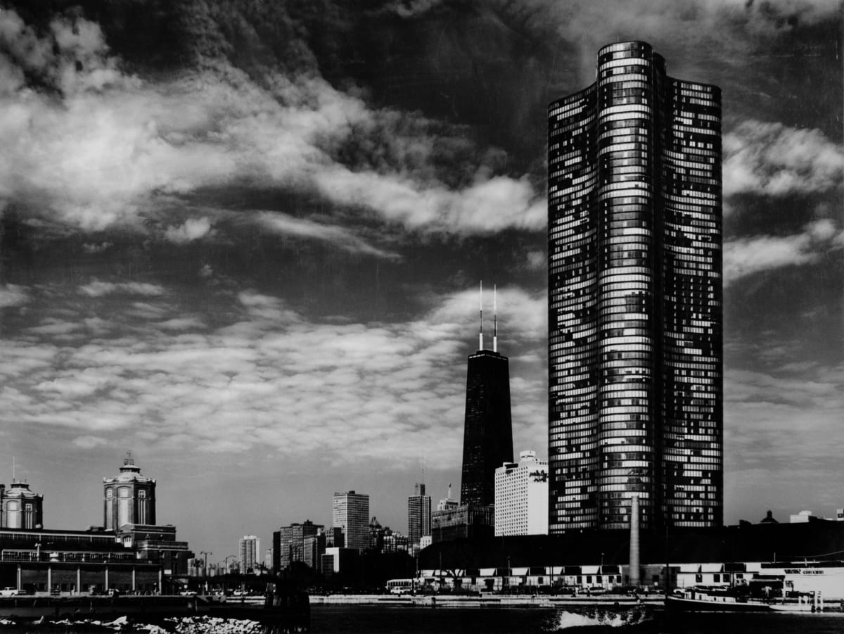 Apartment Building Chicago, Illinois by Robert E. Hutton 