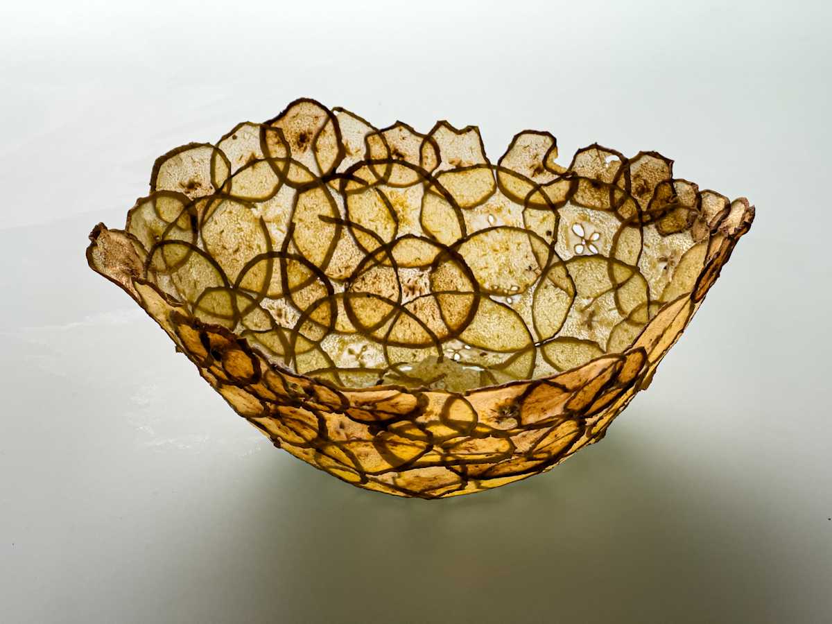 Pear vessel by Annette Holtkamp 