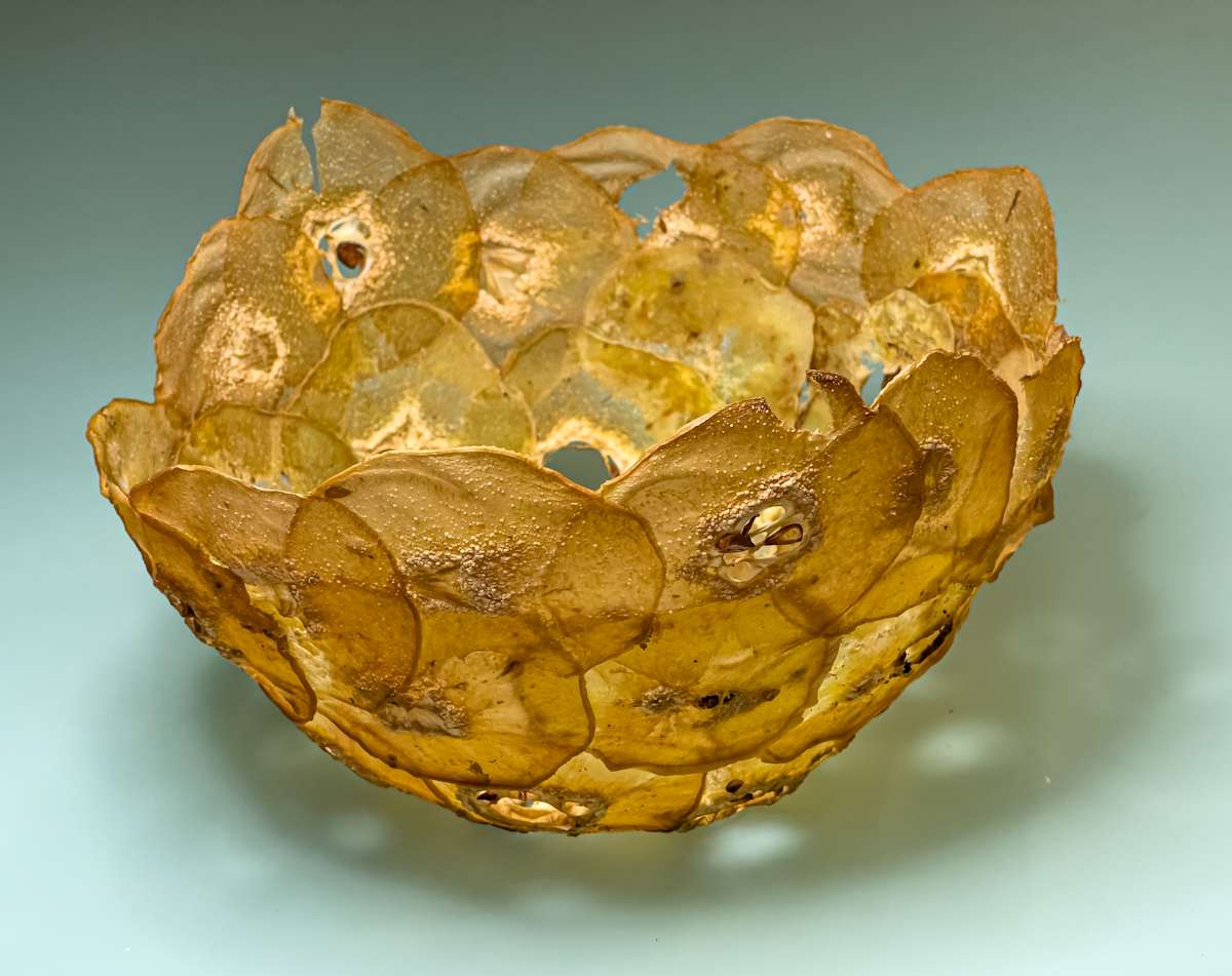 Quince vessel - large by Annette Holtkamp 