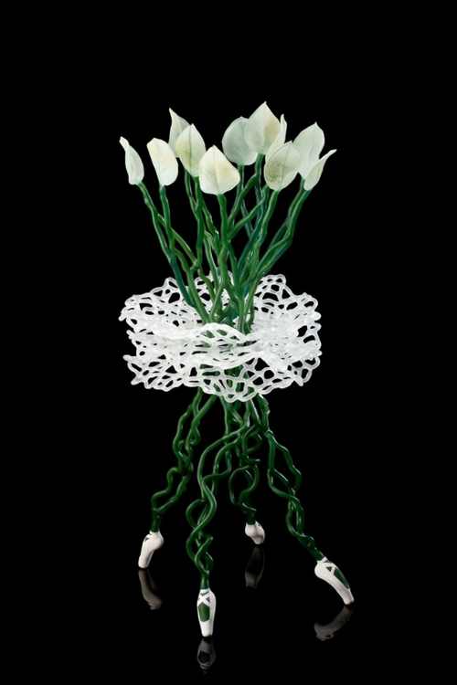 En Pointe by Kathleen Elliot, Image 1.
