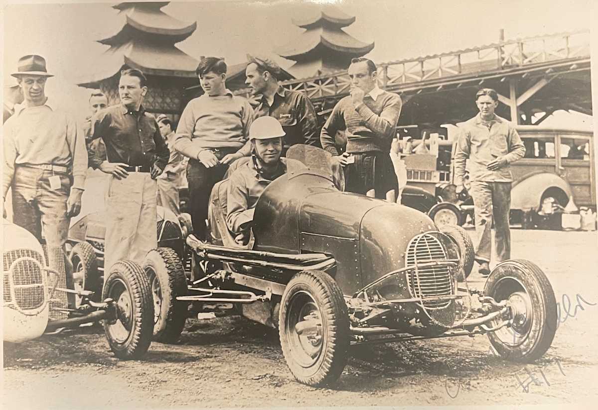 Midget Racer No. 17, Image 1.