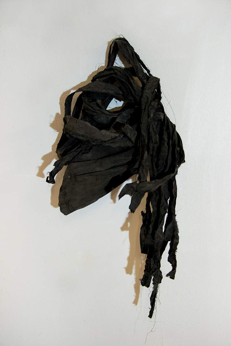 ANHAFTUNG 05 - EMOTIONSLOSE GESTALT 05 by Petronilla Hohenwarter 
