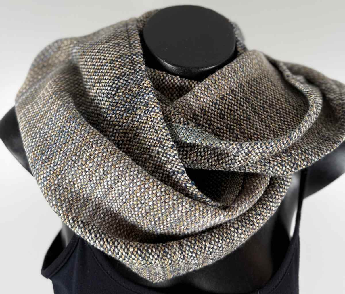 Cowl by Kjerstin Bjelland 