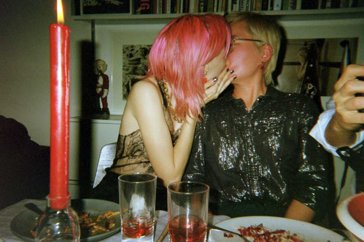 Kiss by Davie Kaim, Image 6.