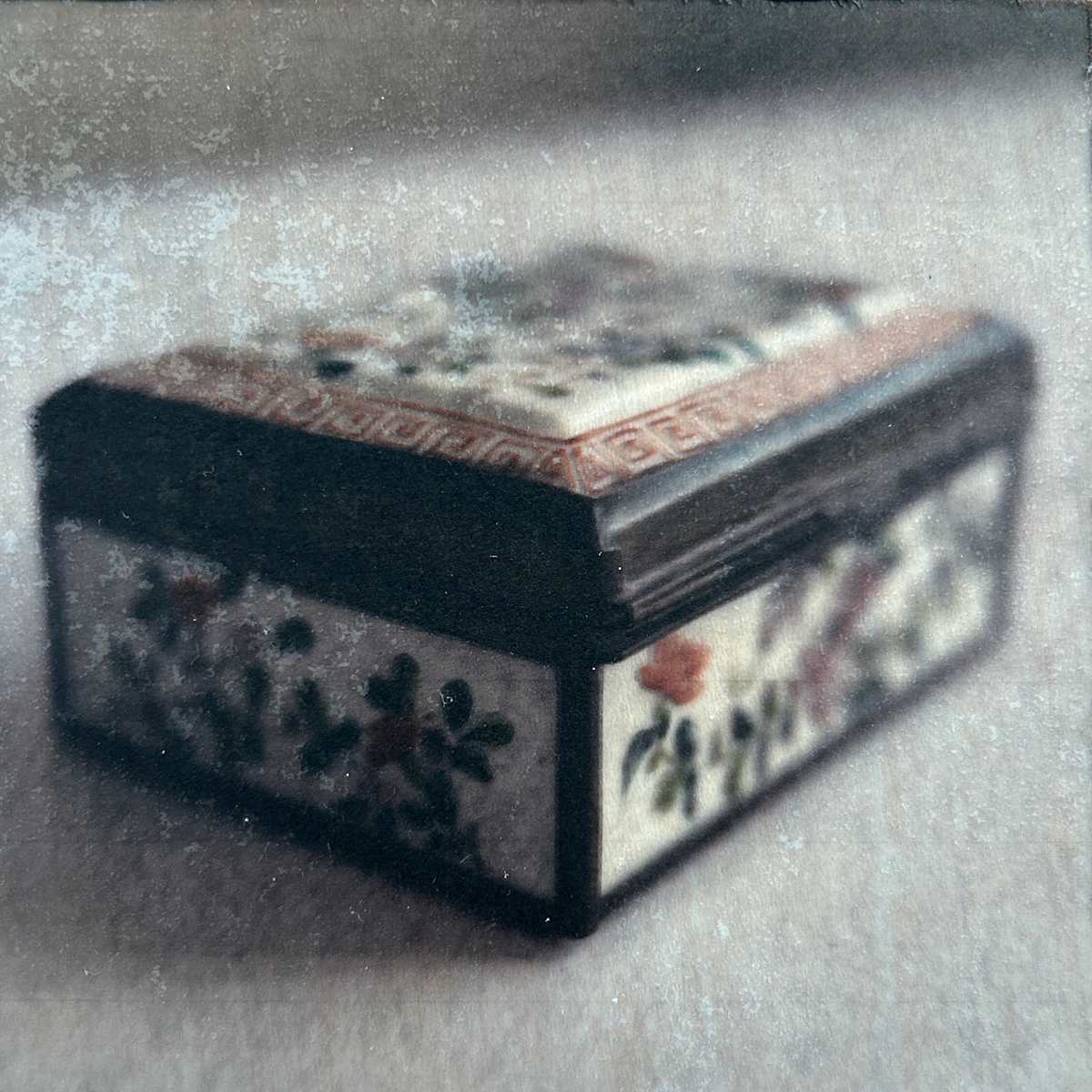 Porcelain Box by Mimm Patterson, Image 1.