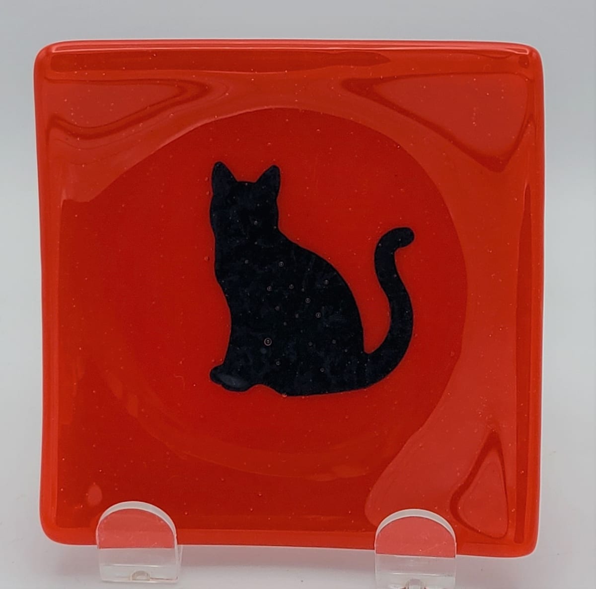 Plate with Copper Cat in Red by Kathy Kollenburn 