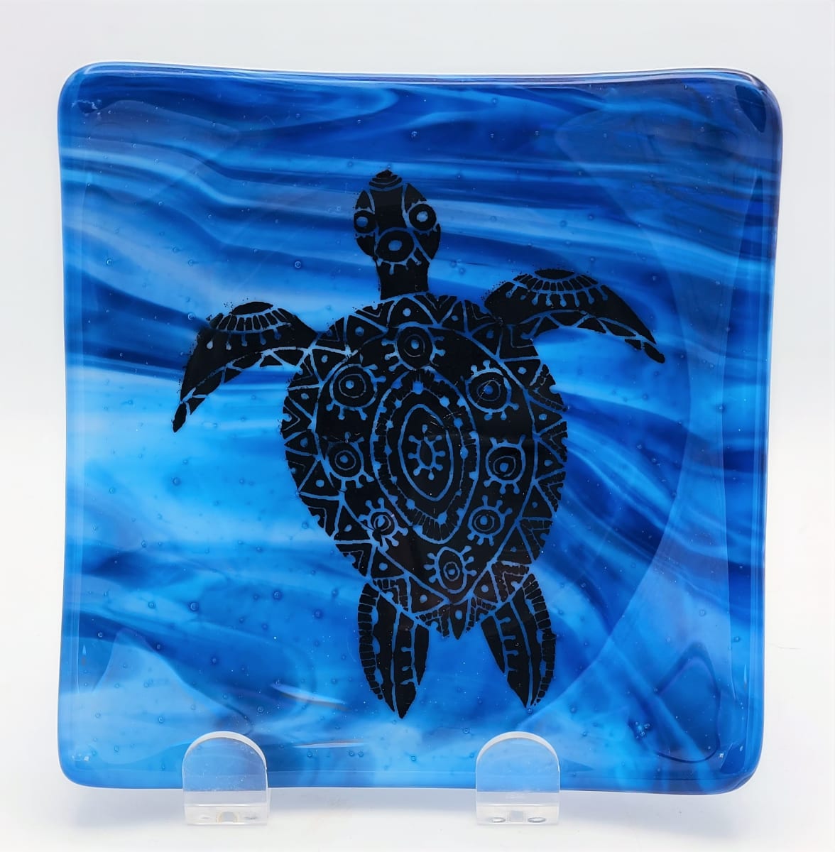 Plate with Sea Turtle on Blue Streaky 