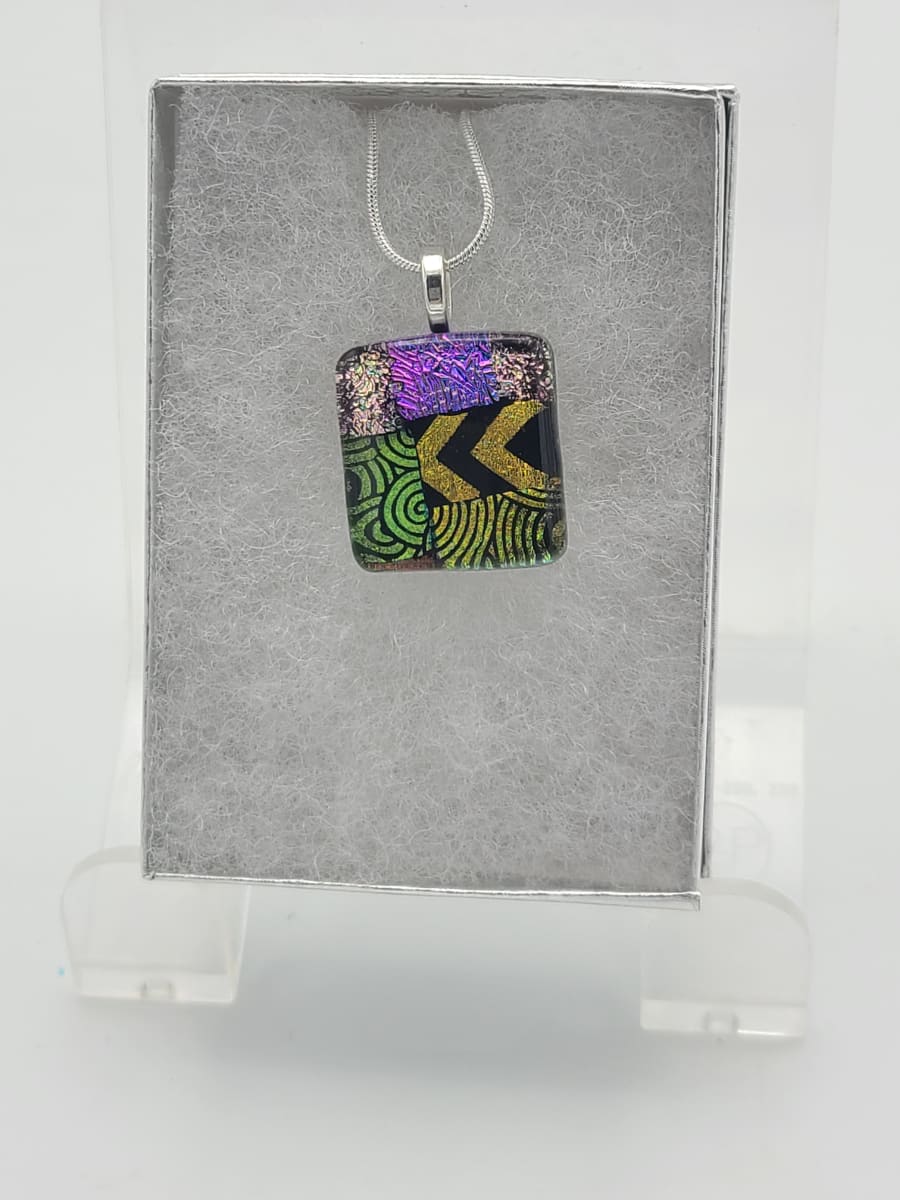 Necklace-Dichroic Patterns by Kathy Kollenburn 