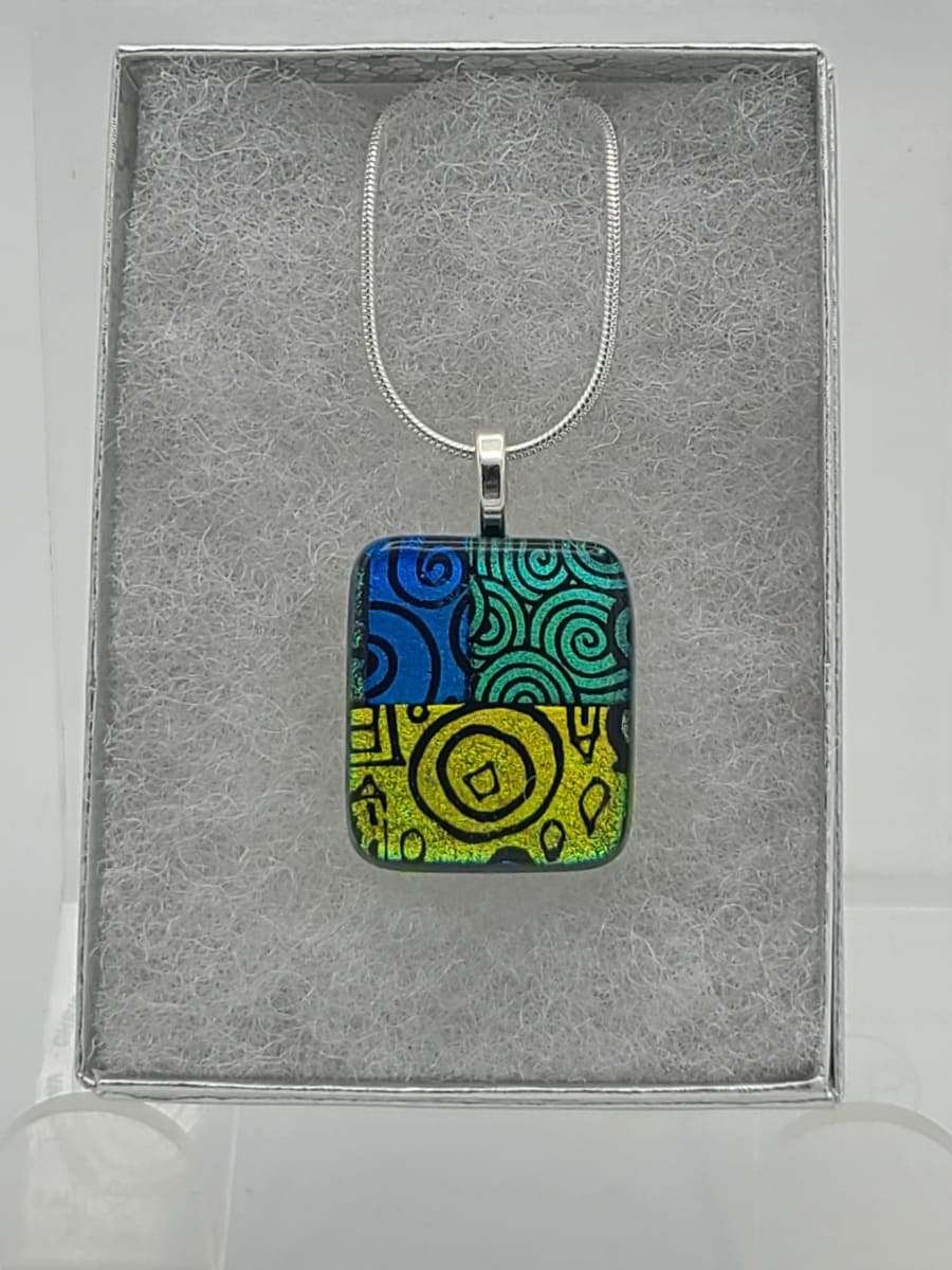 Necklace-Patterned Dichroic by Kathy Kollenburn 