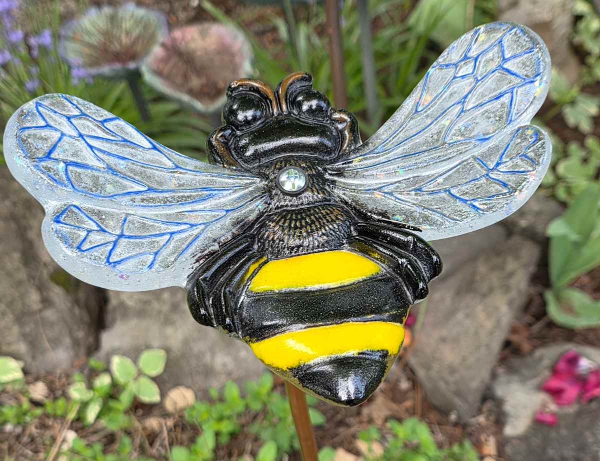 Bumblebee Yard Art by Kathy Kollenburn 