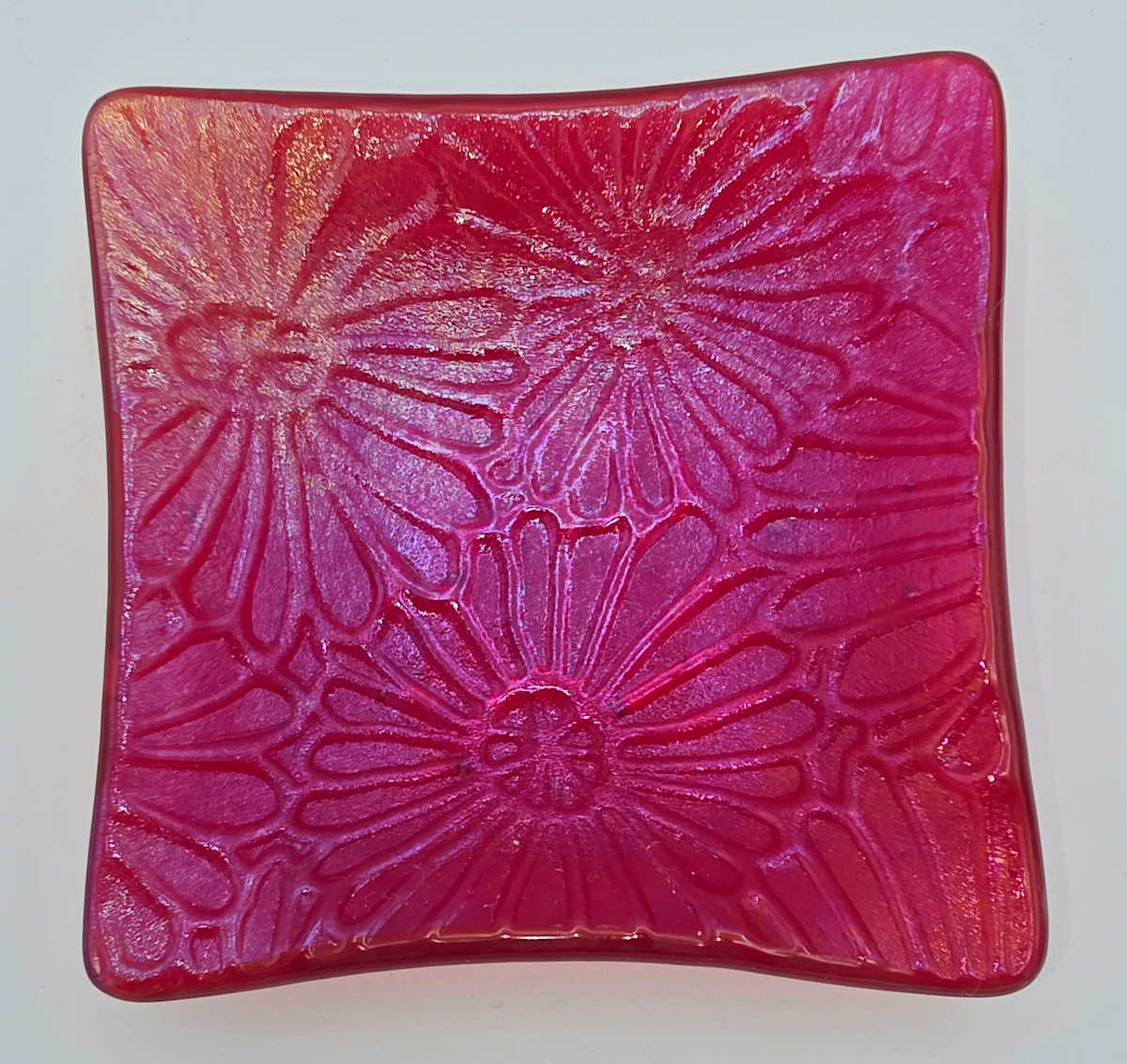 Small Dish-Red Irid with Daisy Impression by Kathy Kollenburn, Image 19.